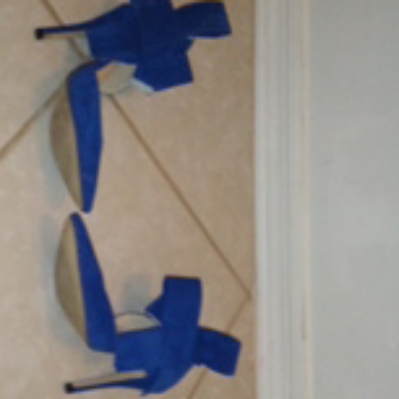 Size 8 blue velvet stiletto - Picture 4 of 4